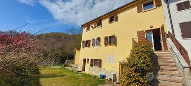 5 LOCALI A CAPRINO VERONESE
