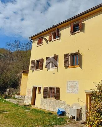 5 LOCALI A CAPRINO VERONESE