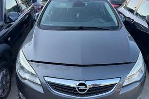 OPEL ASTRA DEL 2007 PER RICAMBI