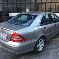 Ricambi Mercedes C220 berlina 2003 grigio/beige