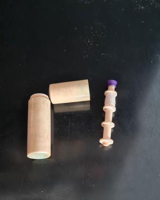 Antico  kit da cucito  in osso   primi del '900 ,