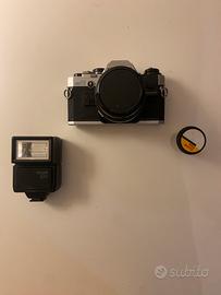 fotocamera Olympus OM10 analogica in pellicola
