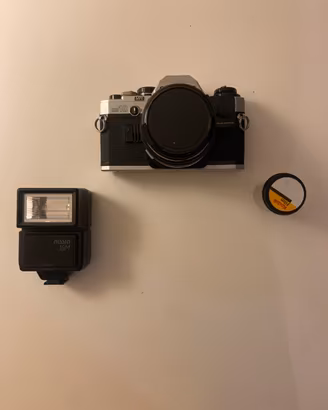 fotocamera Olympus OM10 analogica in pellicola