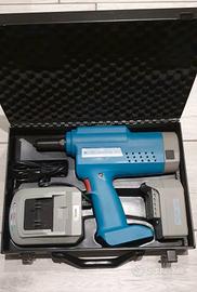 2 Rivettatrici: batteria e pneumatica