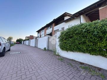 4 LOCALI A COMACCHIO