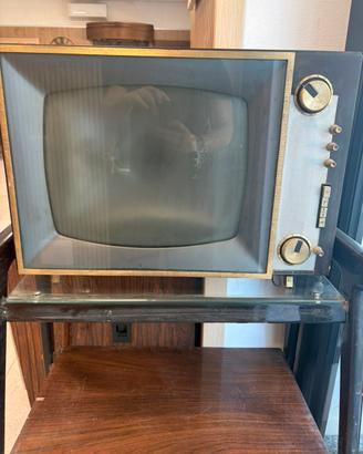 Televisione vecchia anni 60