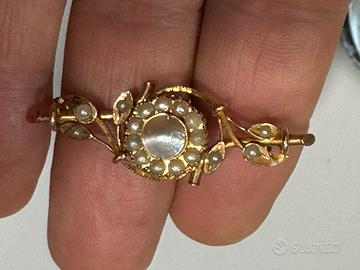 Spilla antica borbonica oro 14 k perline e madrep.