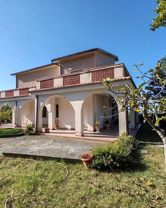 Villa di 277 m² con più di 5 locali a Praia a Mare