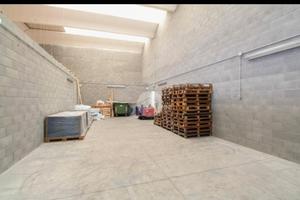 Capannone 1600 mq più 1000ndi area esterna