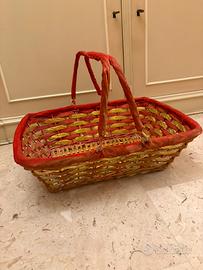 Cesta in vimini con manici