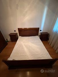 letto, comodini e cassettone