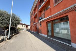 NEGOZIO A CARPENEDOLO