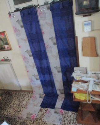 Nr. 2 coppie di tende (E 8/E 10)