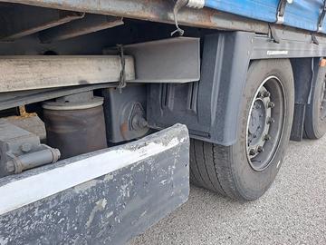 Semirimorchio mega marca KRONE