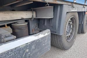 Semirimorchio mega marca KRONE