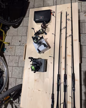 Esche artificili, canne da spinning e mulinelli