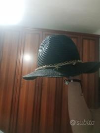 Cappello nero estivo
