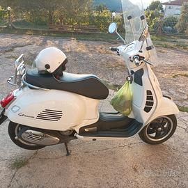 Piaggio Vespa 300 GTS - 2015