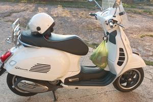 Piaggio Vespa 300 GTS - 2015