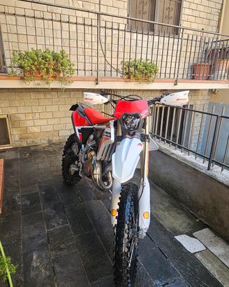 FANTIC XE 125