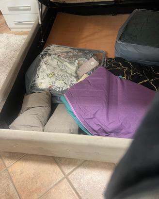 Letto matrimoniale con cassettoni deposito