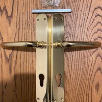 Maniglia per porta d’ingresso ed interno