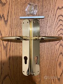 Maniglia per porta d’ingresso ed interno