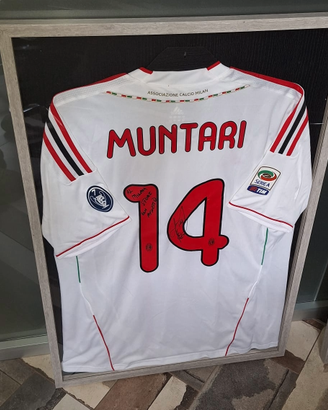 MAGLIA MILAN MUNTARI AUTOGRAFATA INCORNICIATA