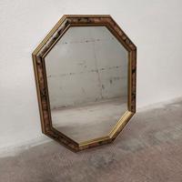 Specchio con cornice in legno