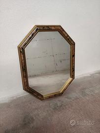 Specchio con cornice in legno