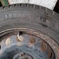 Michelin 185/65 R15 invernali con cerchi