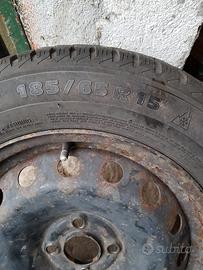 Michelin 185/65 R15 invernali con cerchi