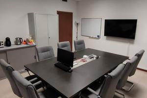 Ufficio / sala riunioni / spazio coworking