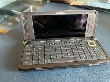 Nokia E90 Comnunicator anno 2002