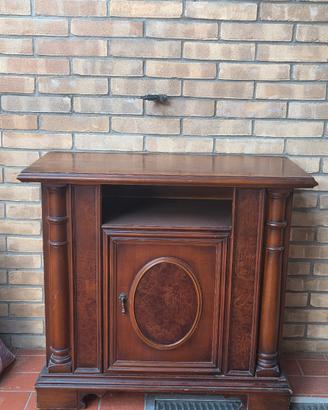 Mobiletto in legno scuro in stile classico