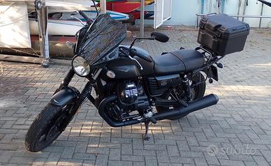 Moto Guzzi V7 III 