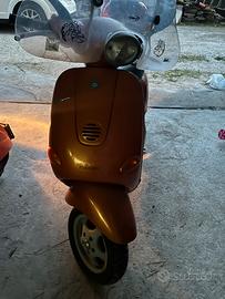 Vespa et4
