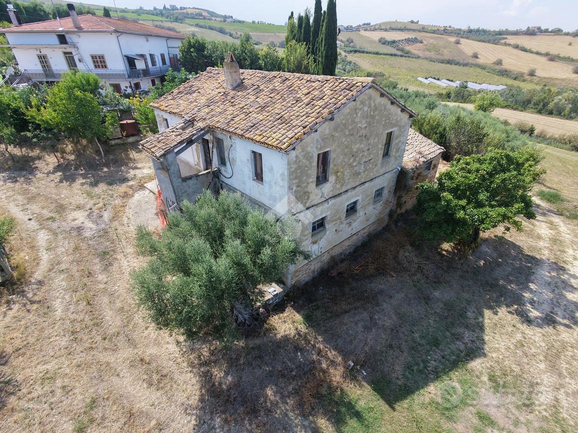 TERRENO A MOSCIANO SANT'ANGELO - Vista 3