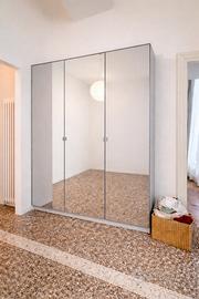 Armadi Pax Ikea ante a specchio