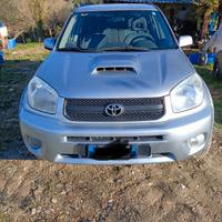 TOYOTA RAV4 2005