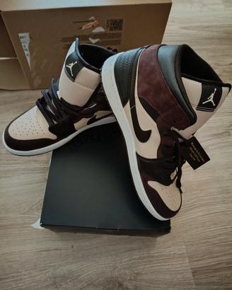 nuove Jordan 1 Mid SE Paris YMCA

