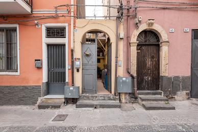 Casa semi indipendente zona piazza Dante