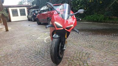 Ducati panigale v4 s 