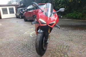 Ducati panigale v4 s 