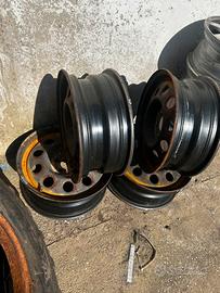 Cerchi e copricerchi alfa 147 15”