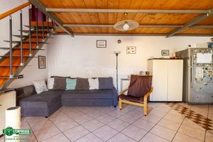 Trelocali soppalcato in corte in pieno centro