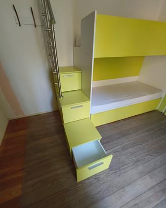 Letto a castello con cassettoni