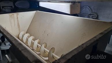Pigiadiraspatrice elettrica e 2 mastelloni 500L