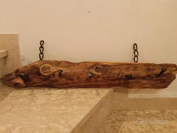 Appendiabiti in legno