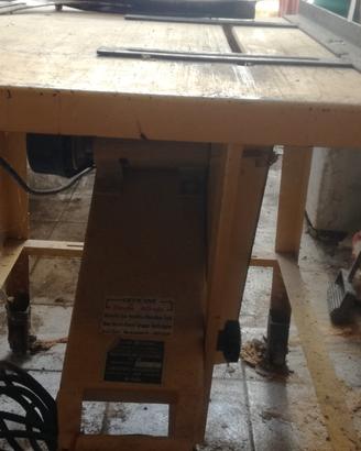 Sega elettrica con banco carrellabile